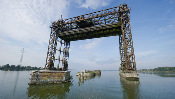 Die Karninerhubbrücke - Ein Koloss aus Stahl © dpa - Bildfunk Foto: Stefan Sauer