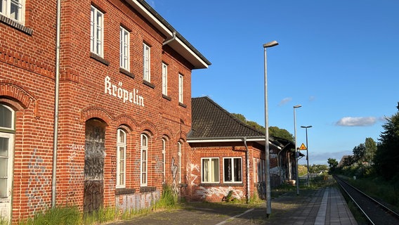 Das Bahnhofsgebäude in Kröpelin. © Jürn-Jakob Gericke Foto: Jürn-Jakob Gericke