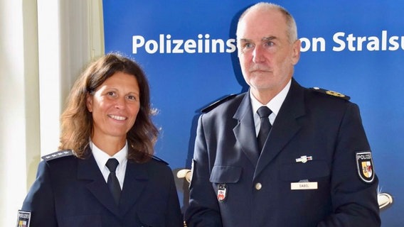 Sandra Gutmann-Tank übernimmt die Polizei in Grimmen und ist die erste Revierleiterin im Bereich der Polizeiinspektion Stralsund © Polizei Vorpommern-Rügen 