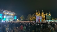 Besucher vor der Bühne auf dem Alten Garten © NDR 