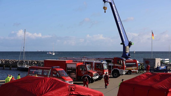 Ein Brand auf dem Öltanker "Annika" auf der Ostsee vor Kühlungsborn löste einen Großeinsatz der Feuerwehr aus. © Stefan Tretropp Foto: Stefan Tretropp