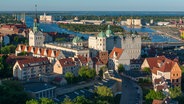 Szczecin (Stettin): Stadtansicht mit Jakobskathedrale (auch Jakobikirche) und Stettiner Schloss, Danzig © Peter Hirth 