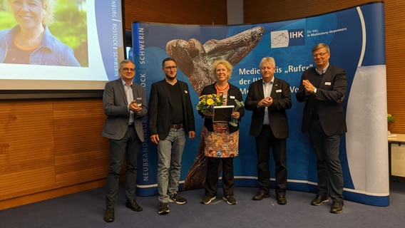 NDR Reporterin Friederike Witthuhn gewinnt den rufer Medienpreis für ihren Film "Burnout am Backofen - Ein Bäcker unter Druck" © NDR Foto: Carolin Beyer