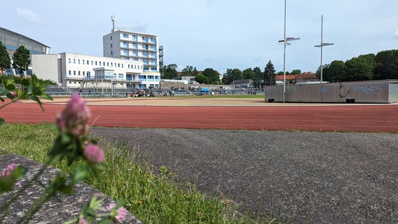 Der Sportplatz Lambrechtsgrund in Schwerin © NDR Foto: Chris Loose