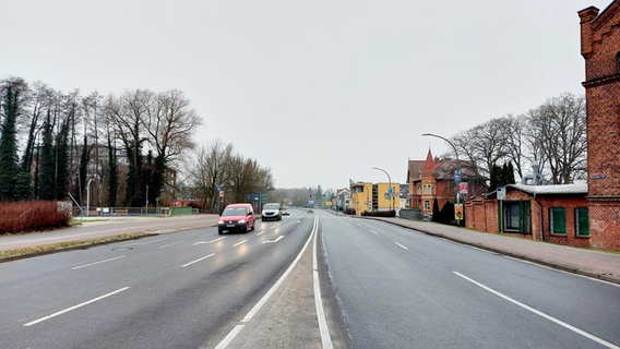 Blick in die Rostocker Straße vom Friedrich-Engels-Ring aus © NDR Foto: Stefan Thoms