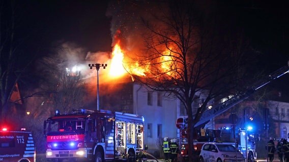 Großbrand Stadtvilla Rostock © NonstopNewsRostock Foto: Stefan Tretropp