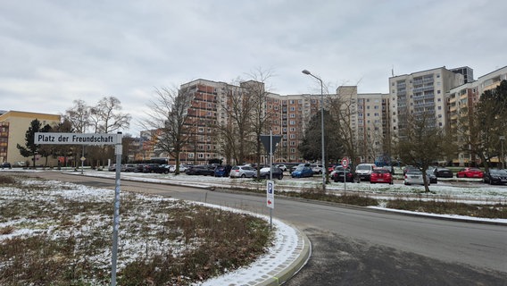 Die Straße Platz der Freundschaft in Rostock © NDR Foto: Steffen Baxalary