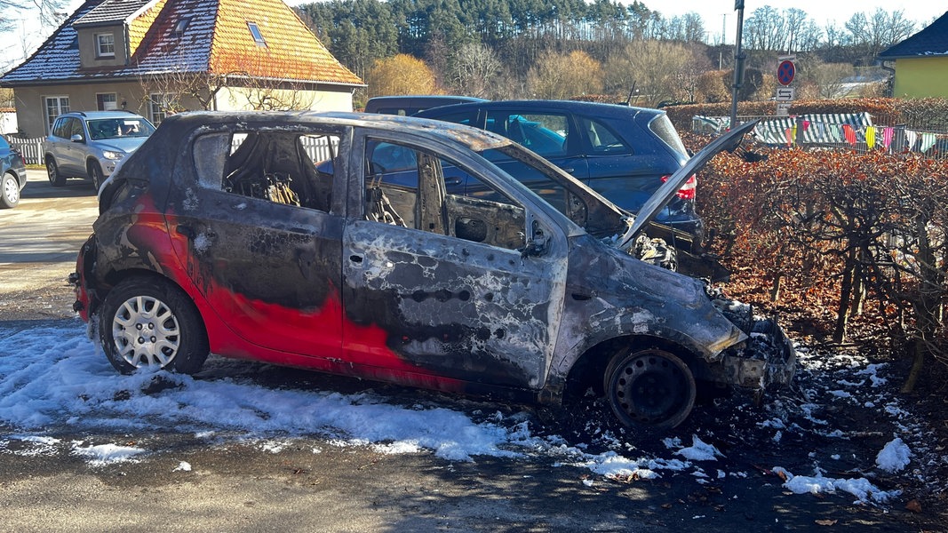 Zwei Autos in Penzlin und Demmin geraten plötzlich in Brand