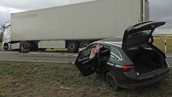 Schwerer Verkehrsunfall. © Stefan Tretropp Foto: Stefan Tretropp