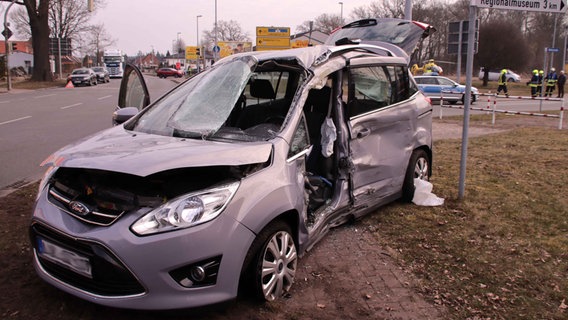 Unfall auf der B191 in der Ortslage Heiddorf bei Dömitz © Ralf Drefin 