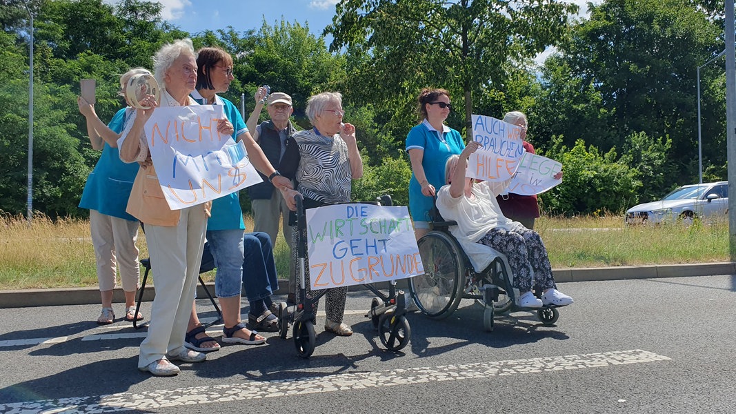 Nurses Protest for Better Funding and Outpatient Care in Mecklenburg-Western Pomerania