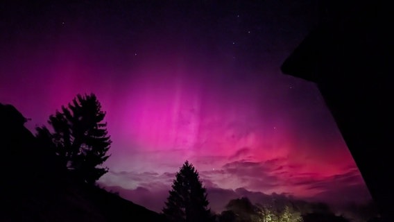 Polarlicht am Sonntagabend in Westmecklenburg. © Peter Hochbaum aus Lübstorf Foto: Peter Hochbaum aus Lübstorf