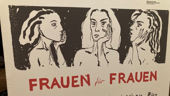 Poster zu einer Frauengruppe in der DDR © NDR Foto: Maya Rollberg