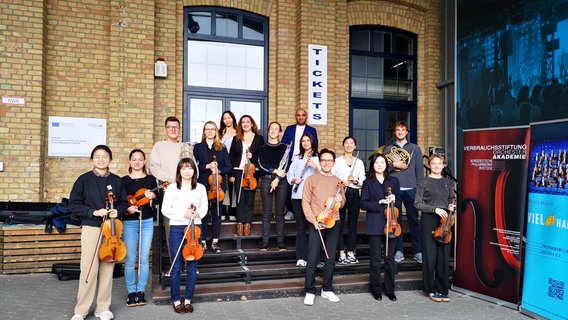 Muszierende der Rostocker Norddeutschen Philharmonie © Nora Reinhardt Foto: Nora Reinhardt