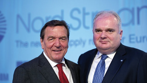 Ex-Kanzler Gerhard Schröder (l.) und Nord-Stream-Manager Matthias Warnig bei einem Treffen am 21. August 2018 in Russland. © picture alliance / ZUMAPRESS.com | Nord Stream Ag Foto: picture alliance / ZUMAPRESS.com | Nord Stream Ag