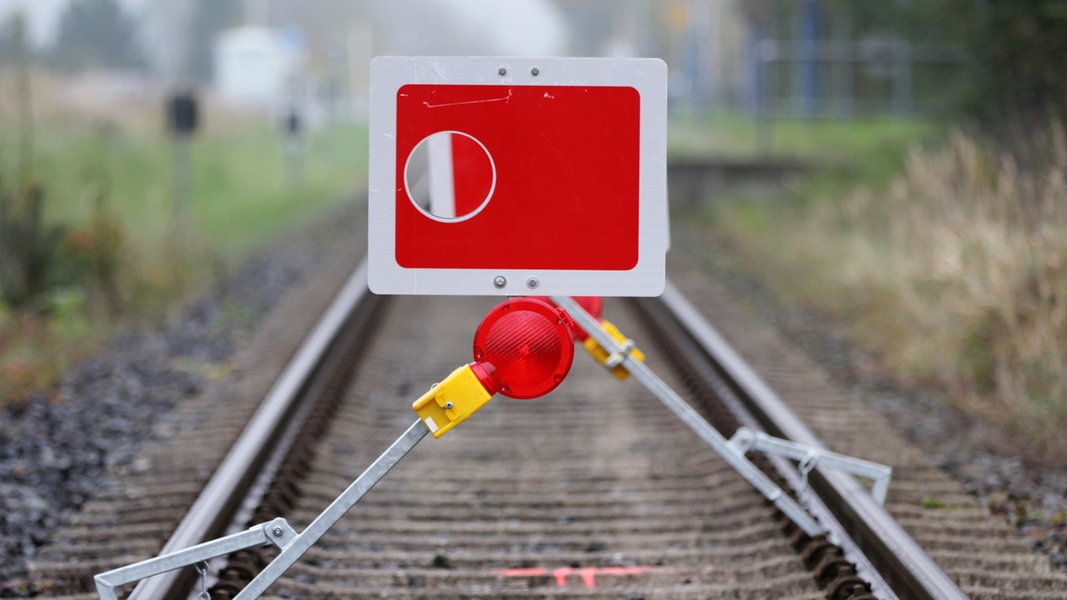 Sperrung der Bahnstrecke Hamburg-Berlin: Bis Dezember fallen Züge aus