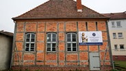 Die jüdische Synagoge in Stavenhagen © dpa-Zentralbild Foto: Bernd Wüstneck