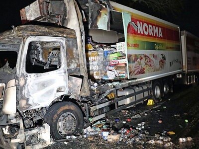 B103 Bei Gustrow Nach Lkw Unfall Stundenlang Gesperrt Ndr De Nachrichten Mecklenburg Vorpommern