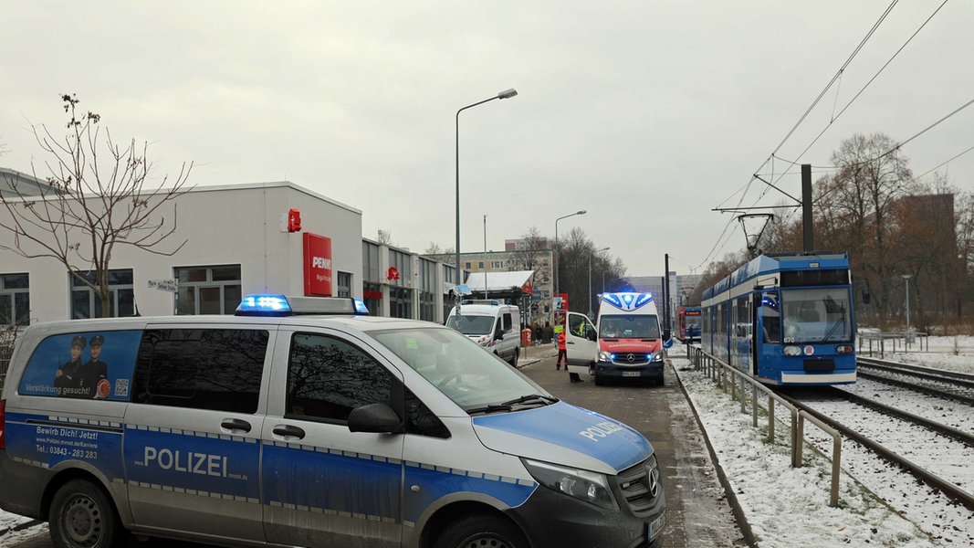 Rostock 85Jährige stirbt bei StraßenbahnUnfall in Lütten Klein NDR.de Nachrichten