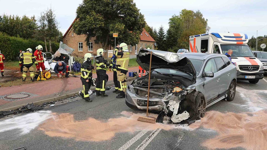 Frontalzusammenstoß: Fünf Verletzte Auf Der B105 | NDR.de - Nachrichten ...