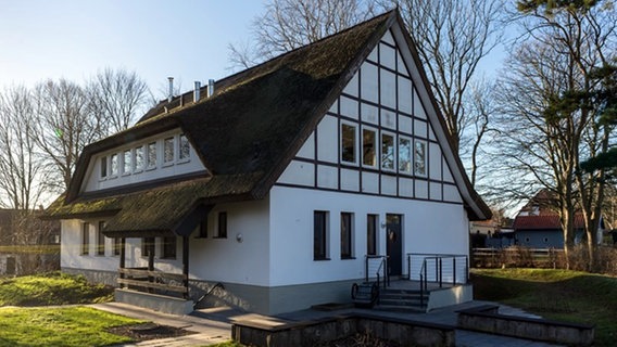 Außenaufnahme eines Gästehauses auf der Insel Hiddensee. © Pommerscher Evangelischer Kirchenkreis Foto: Evangelische Kirchengemeinde Kloster/Insel Hiddensee