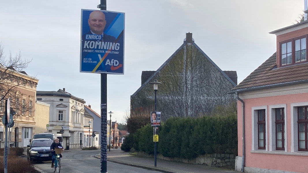 Jarmen verbietet zur Bundestagswahl Wahlplakate an Straßenlaternen