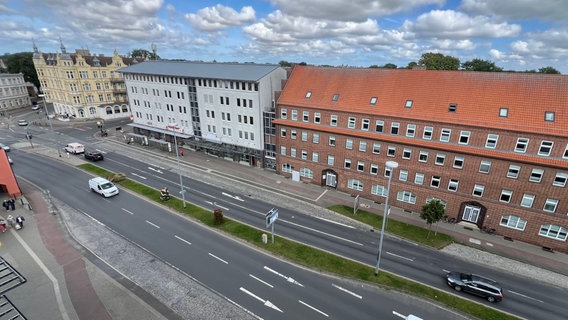 Der Tribseer Damm am Stralsunder Hauptbahnhof © Hansestadt Stralsund 