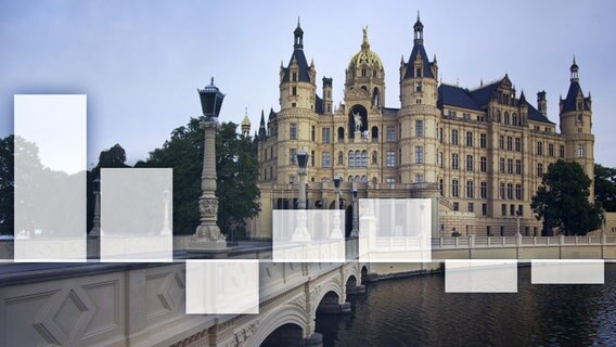 Balkendiagramm vor dem Schweriner Schloss. © Fotolia.com Foto: cameraw