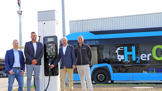 Die Wasserstofftankstelle in Güstrow wird eingeweiht © Rebus Foto: Costanze Steinke