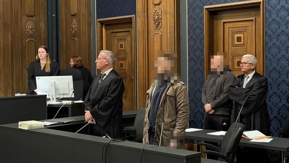 In Schwerin hat der Prozess gegen zwei Männer aus Wismar begonnen. © NDR Foto: Christoph Kümmritz