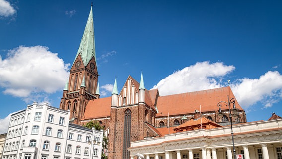 Schweriner Markt mit Dom © Christoph Loose Foto: Christoph Loose