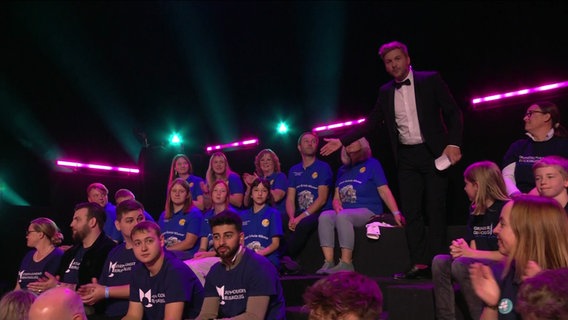 Eine Delegation der Wismarer Ostsee-Schule beim Deutschen Schulpreis in Berlin. © NDR Screenshots Foto: NDR Screenshots