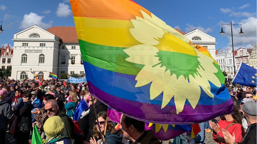 Schutz für Schwule und Lesben: Landtags-AfD sorgt für Eklat