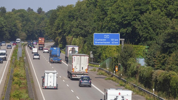 Fahrzeuge auf einer Autobahn © dpa/picture alliance Foto: Torsten Krüger