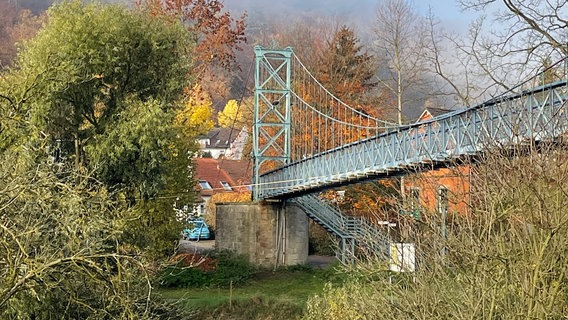 Die Blaue brücke quert die Fulda in Hann. Münden. © Bärbel Wiethoff Foto: Bärbel Wiethoff