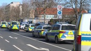 Großeinsatz der Polizei in Braunschweig. An einer Schule war Amokalarm ausgelöst worden. © Nord-West-Media TV 