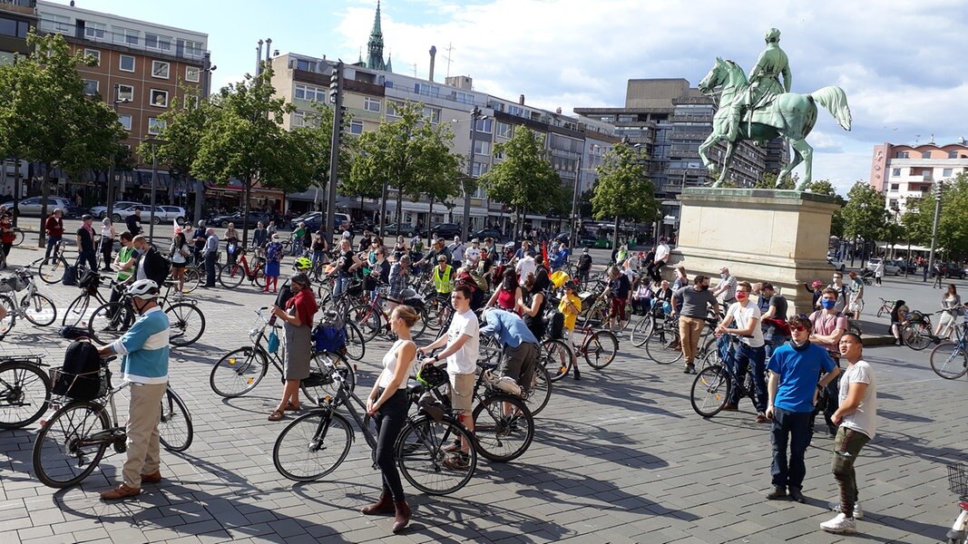 FFF Auf dem Rad für eine Verkehrswende NDR.de