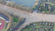 Eine Luftaufnahme zeigt Überschwemmungen bei Göttingen. © NDR/Thomas Meder Foto: Thomas Meder