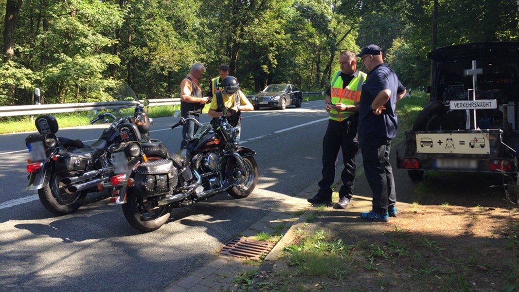 Harz Polizei ertappt etliche MotorradRaser NDR.de