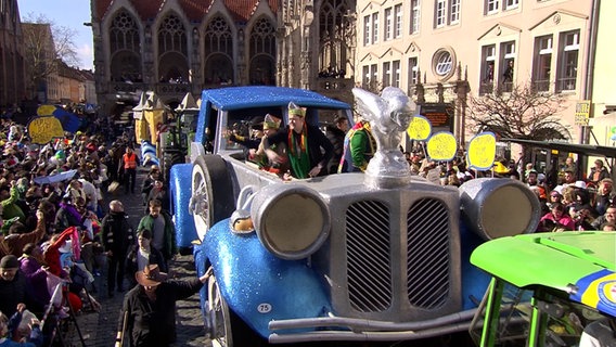 Ein Karneval-Umzugswagen beim Schoduvel in Braunschweig. © NDR 