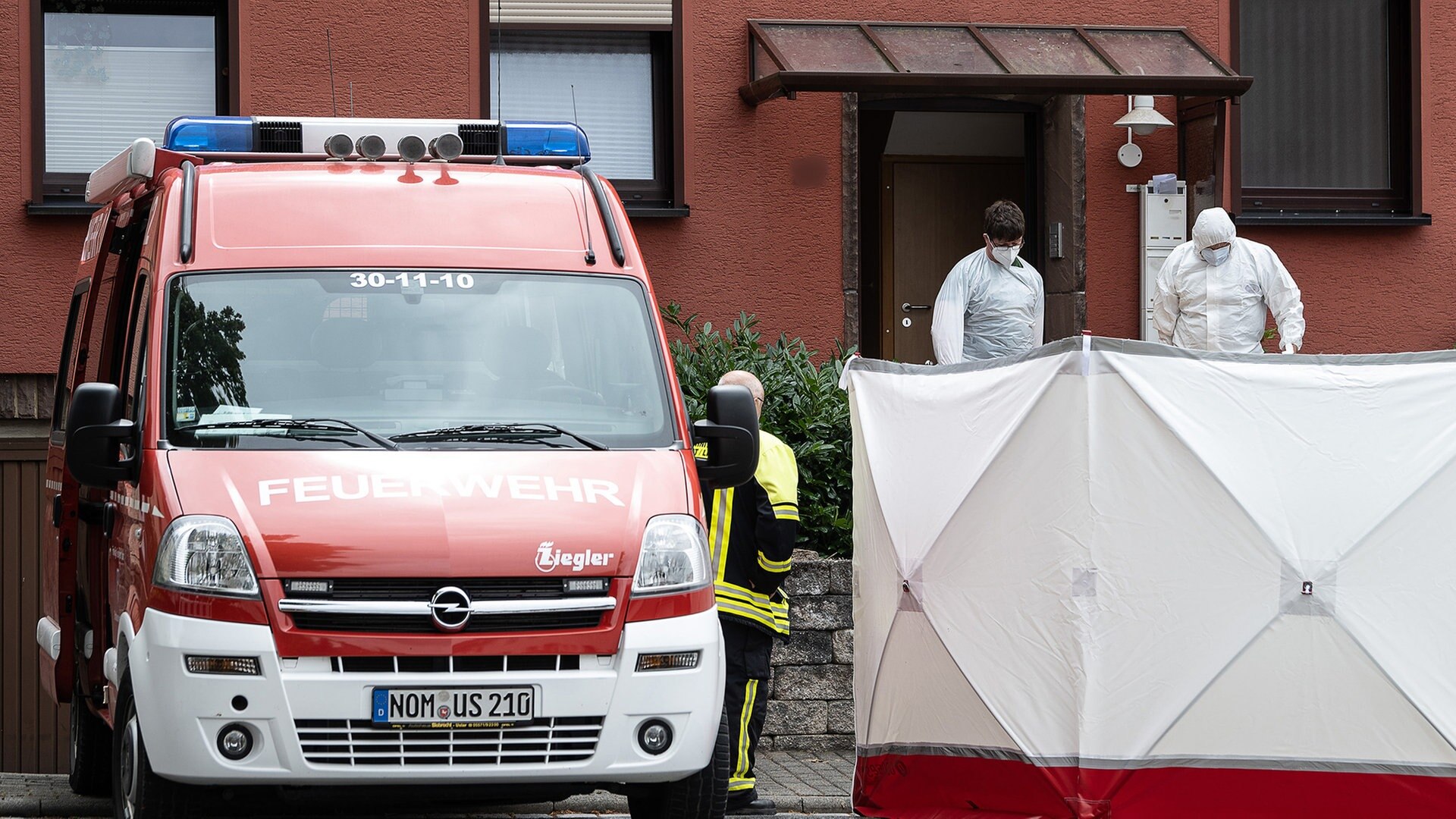 Uslar: Feuerwehr entdeckt nach Brand in Wohnung eine Leiche | NDR.de -  Nachrichten - Niedersachsen - Studio Braunschweig