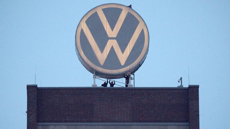Logo überarbeitet: VW will sich neu präsentieren | NDR.de ...