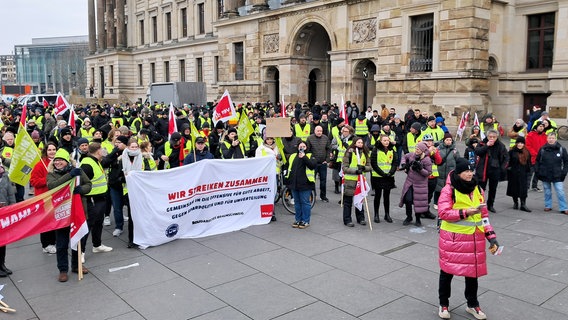 Ver.di-Mitglieder bei einem Warnstreik in Braunschweig © ver.di Brausnchweig 