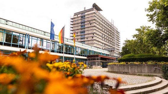 Das Rathaus in Wolfburg. © dpa-Bildfunk Foto: Moritz Frankenberg