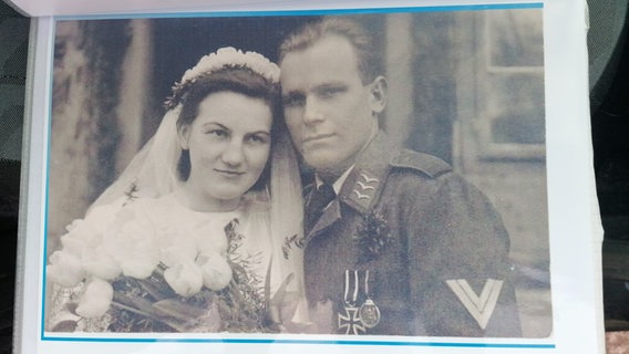 Hochzeitsbild von Therese und Hans Drobietz vom 8. Mai 1944 © privat 