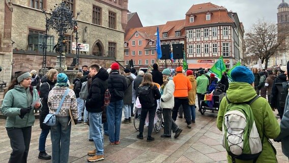 Eine Demonstration von "Fridays for Future" in Göttingen © NDR Foto: Jens-Walter Klemp