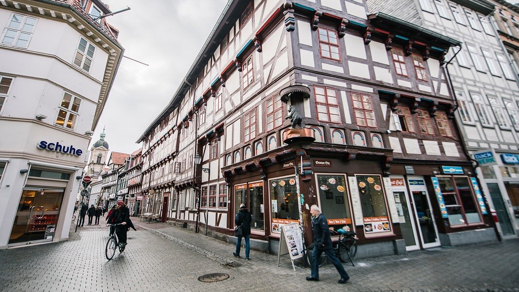 Schockanruf: Betrüger Erbeuten In Göttingen Wertvolle Münzen | NDR.de ...