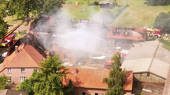 Feuer auf einem Reiterhof in Burgdorf (Region Hannover). © NDR/Hannover Reporter 