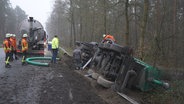 EIn umgekippter Güllelaster im Landkreis Nienburg. © Nord-West-Media TV 