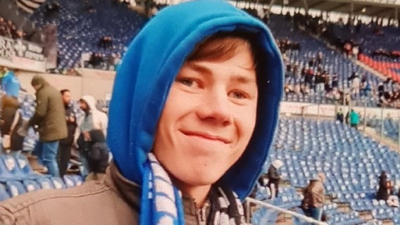 Die Polizei Hannover sucht Finn Dominik K.. Der 18-Jährige wird vermisst. © Polizeidirektion Hannover Foto: Polizeidirektion Hannover